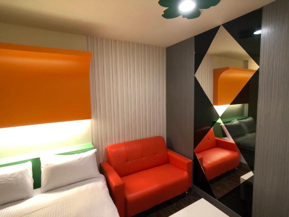 Appartement 逢甲柏斯青年旅棧 à Taichung Extérieur photo