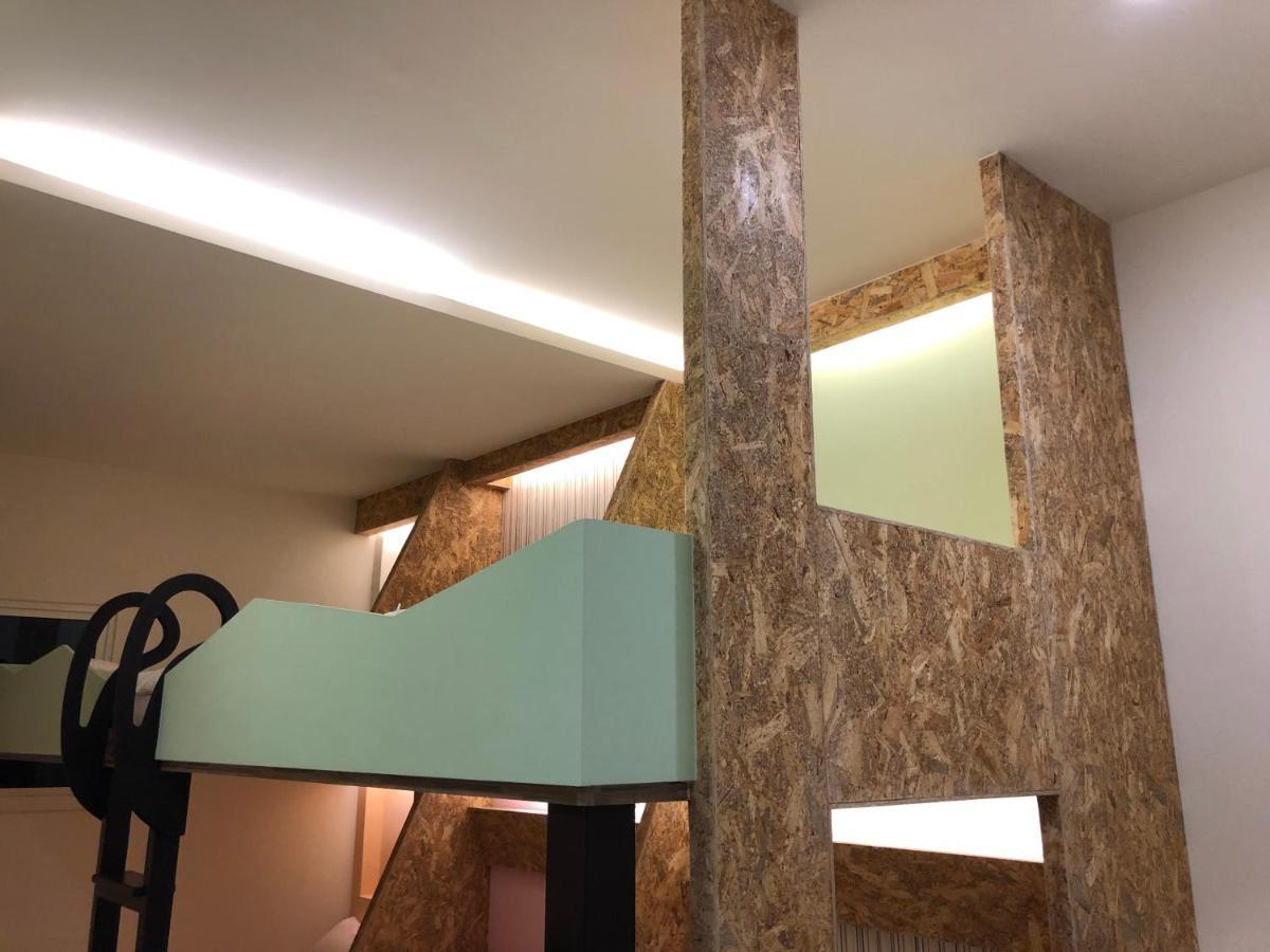 Appartement 逢甲柏斯青年旅棧 à Taichung Extérieur photo
