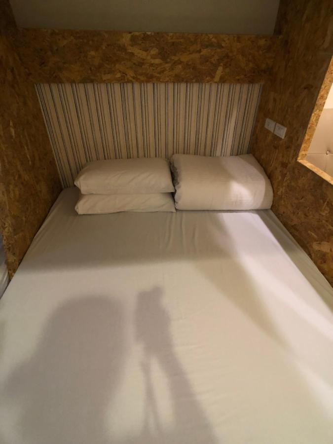 Appartement 逢甲柏斯青年旅棧 à Taichung Extérieur photo
