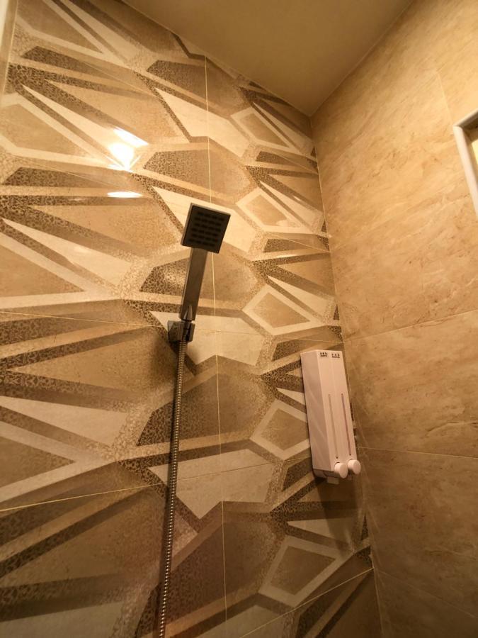 Appartement 逢甲柏斯青年旅棧 à Taichung Extérieur photo