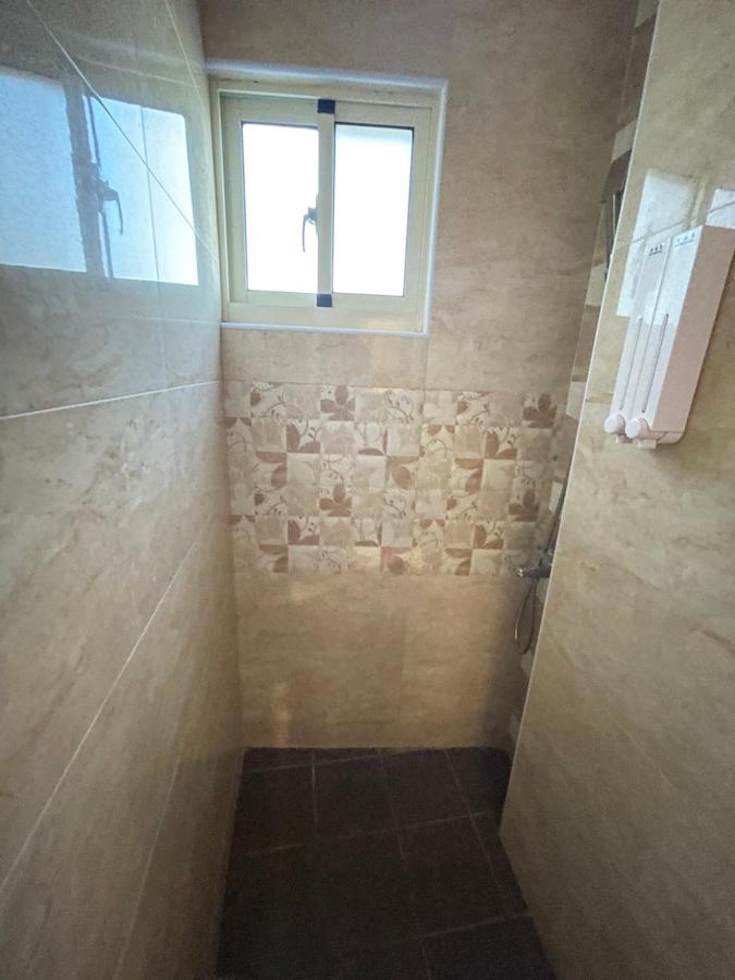 Appartement 逢甲柏斯青年旅棧 à Taichung Extérieur photo