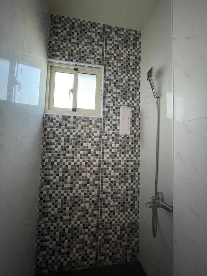 Appartement 逢甲柏斯青年旅棧 à Taichung Extérieur photo