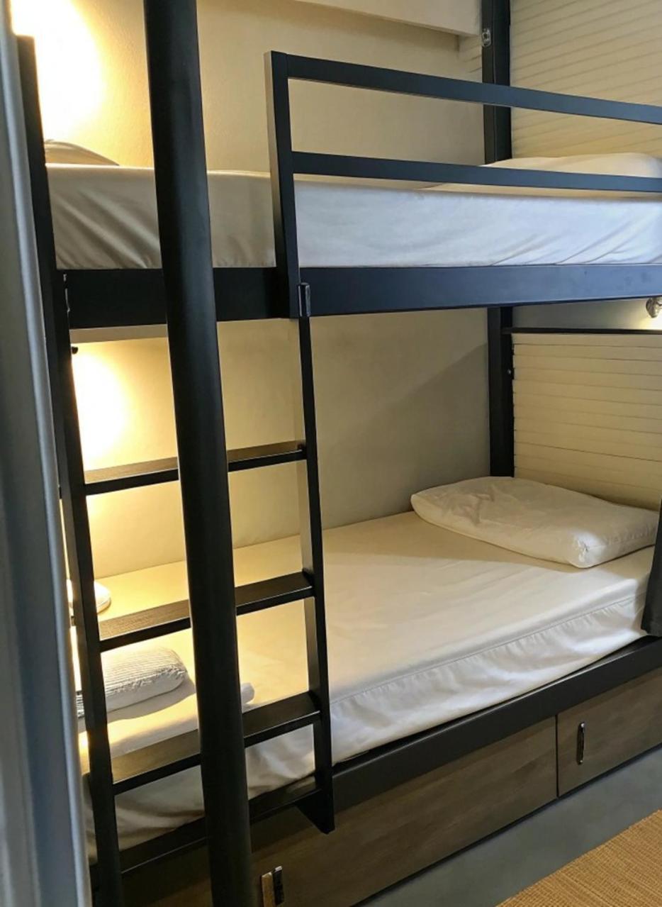Appartement 逢甲柏斯青年旅棧 à Taichung Extérieur photo