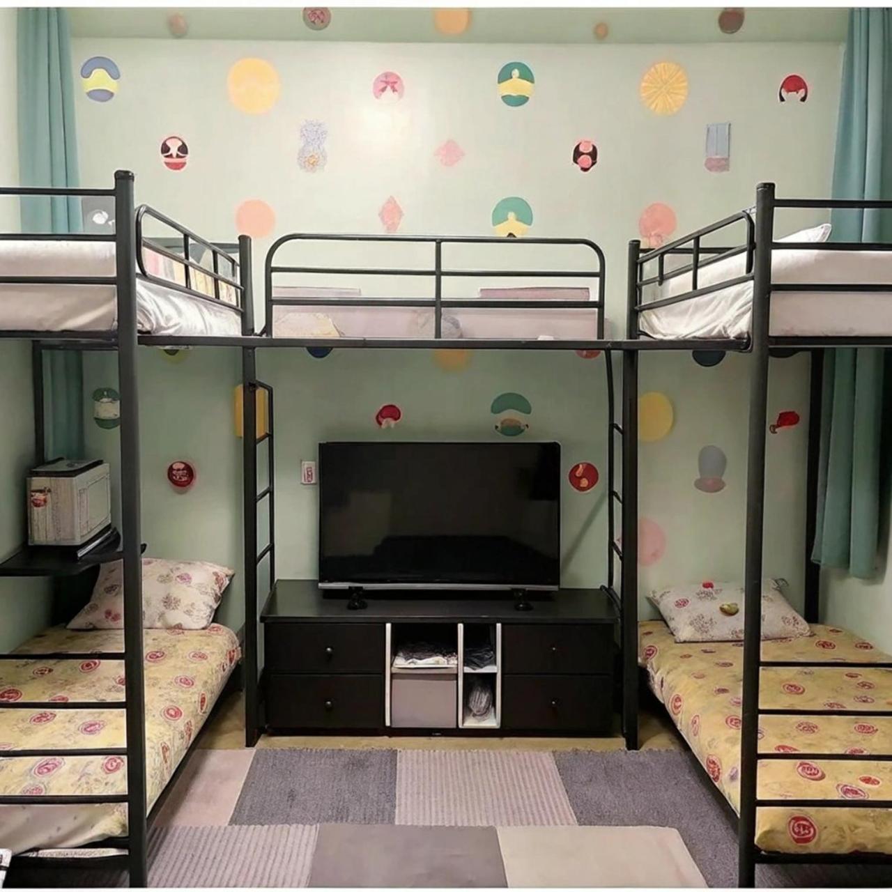 Appartement 逢甲柏斯青年旅棧 à Taichung Extérieur photo