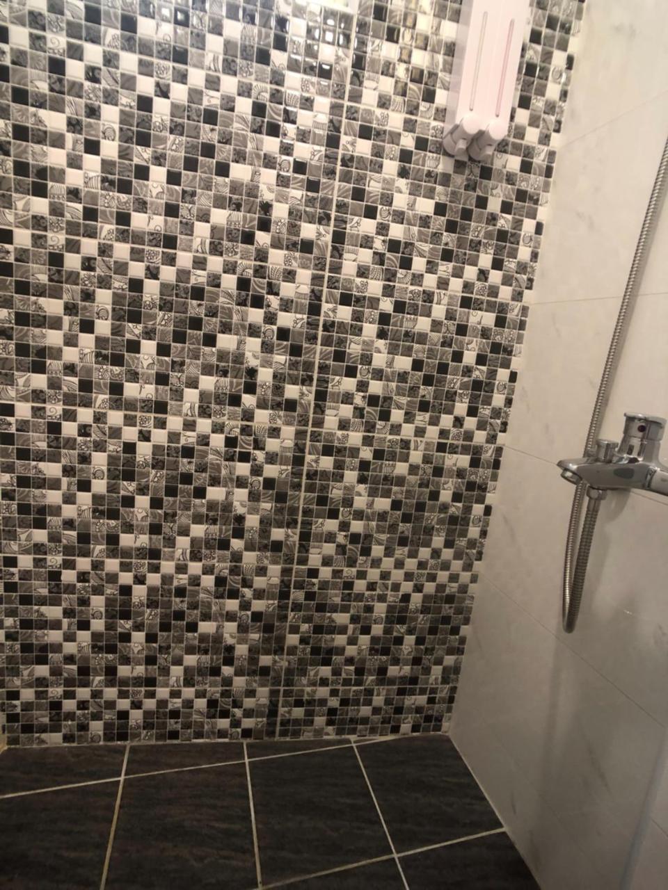 Appartement 逢甲柏斯青年旅棧 à Taichung Extérieur photo