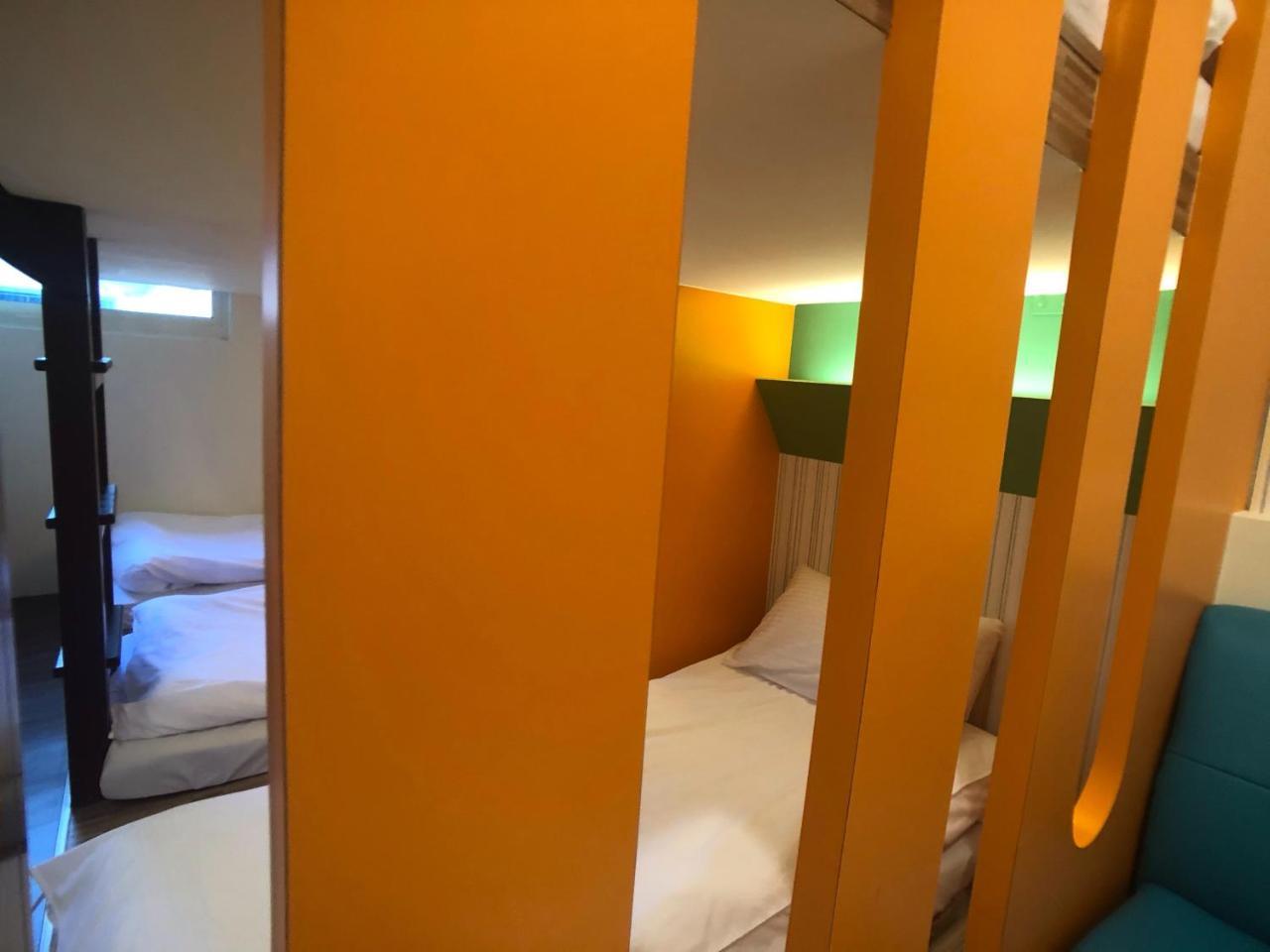 Appartement 逢甲柏斯青年旅棧 à Taichung Extérieur photo