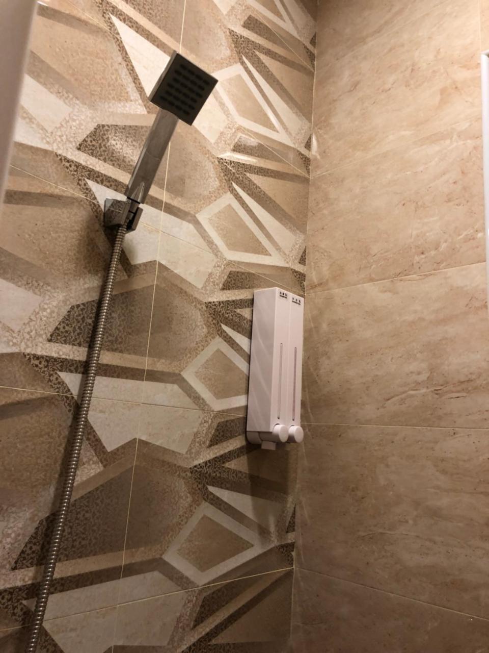 Appartement 逢甲柏斯青年旅棧 à Taichung Extérieur photo